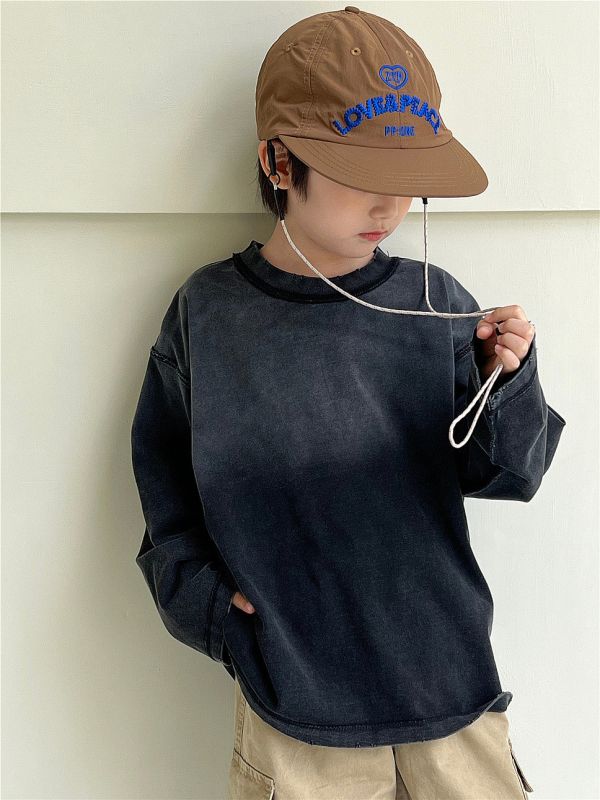 05110202┃SN〃8383水洗黑XXL字母T┃100-160 歐美風童裝, 刷舊長袖, 字母印花上衣, 寬版落肩, 秋冬童裝, 潮童穿搭, 特色印花, 100～160童裝, 復古感上衣, 棉質長袖