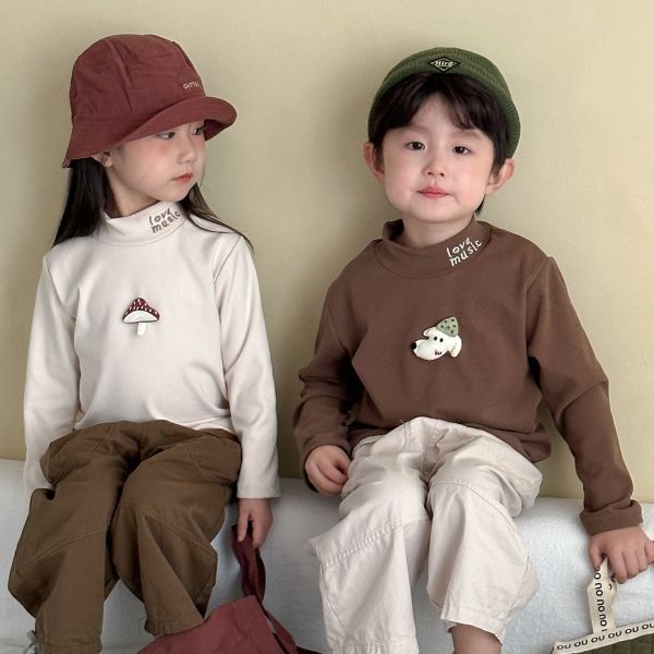 05111606┃兄妹家秋冬〃250649兩色德絨半高領公仔內搭衫┃80-150 兒童高領上衣、兒童內搭、薄刷毛上衣、刺繡上衣、蘑菇上衣、小狗刺繡、兒童長袖、幼童上衣、秋冬內搭、親膚棉T、男女童上衣、兒童保暖上衣