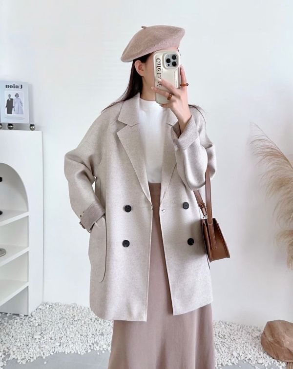 05111406┃秋冬〃8806毛呢雙排扣西裝外套┃F 軟呢外套

秋冬西外

寬鬆西裝外套

女生毛呢外套

韓系休閒外套

寬版外套

百搭大外套

奶杏外套

灰色外套

可可色外套

厚外套

T恤外搭外套

秋冬外套女