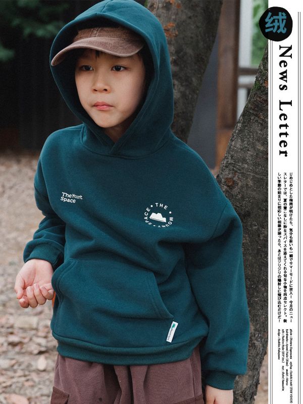 05121211｜猿寶秋冬〃8084墨綠色加絨連帽T｜110-170 中大童衛衣, 童裝連帽衛衣, 加絨衛衣, 刷毛上衣, 山系童裝, 戶外風童裝, 男童衛衣, 女童衛衣, 秋冬童裝, The Mount Space, 中大童上衣, 保暖童裝, 親子戶外穿搭