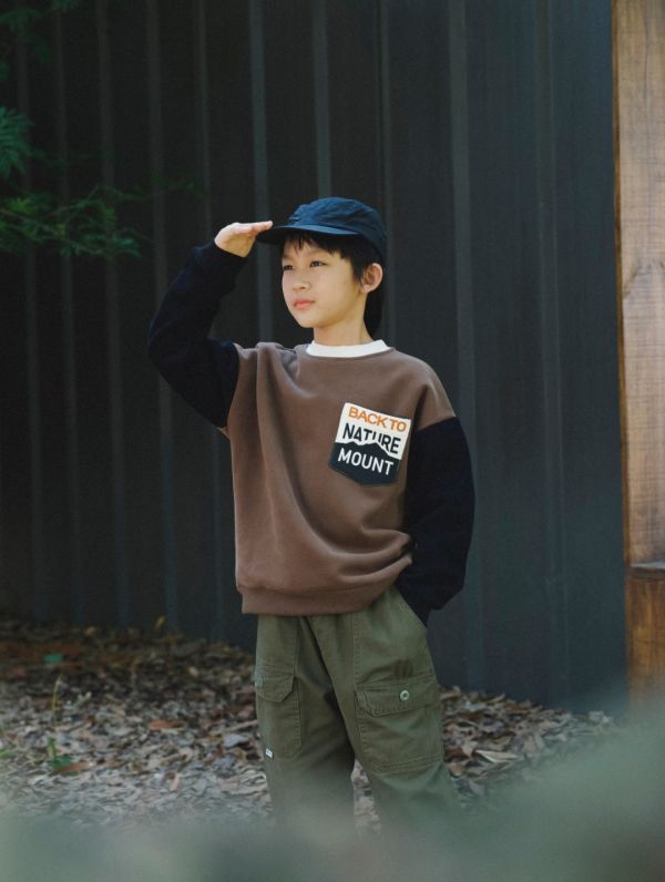 05121213｜猿寶秋冬〃8081兩色拚色加絨T｜110-170 山系童裝
男童衛衣
中大童加絨
童裝刷毛上衣
秋冬童裝
戶外風童裝
中大童上衣
保暖衛衣
童裝秋冬款
男童秋冬穿搭