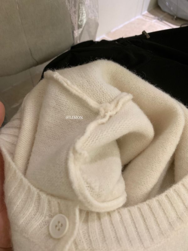 05112202｜LEMON〃2281圓領北極絨愛心刺繡開襟針織衫｜F 針織外套, 多色針織, 羊毛感外套, 開襟外套, 小愛心針織, 短版針織, 韓系外套, 秋冬外套, 杏色外套, 灰色針織, 紅色針織, 咖色針織, 芥綠針織