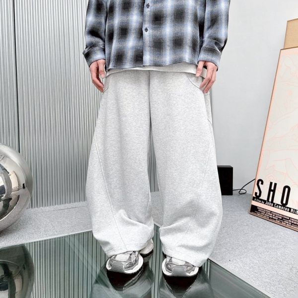 05110304┃秋冬〃1774解構線條落地彎刀棉長褲┃M-L - 成人寬褲
- 韓系街頭穿搭
- 中性褲款推薦
- 灰色運動褲
- 黑色寬褲
- 垂墜感褲子
- M-L 尺寸褲子
- 秋冬褲款推薦
- 寬版褲穿搭
- 舒適休閒褲