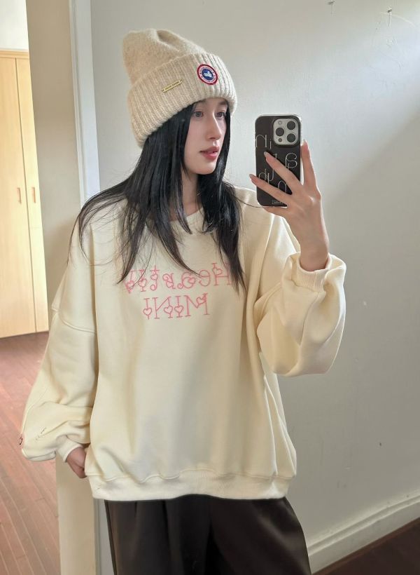 05113003｜YUAN〃3187繡字MINI袖口笑臉上衣｜F 刷毛衛衣
刺繡衛衣
圓領上衣
秋冬女裝
顯瘦寬鬆
百搭上衣
內刷毛
英文刺繡
大學T
保暖上衣