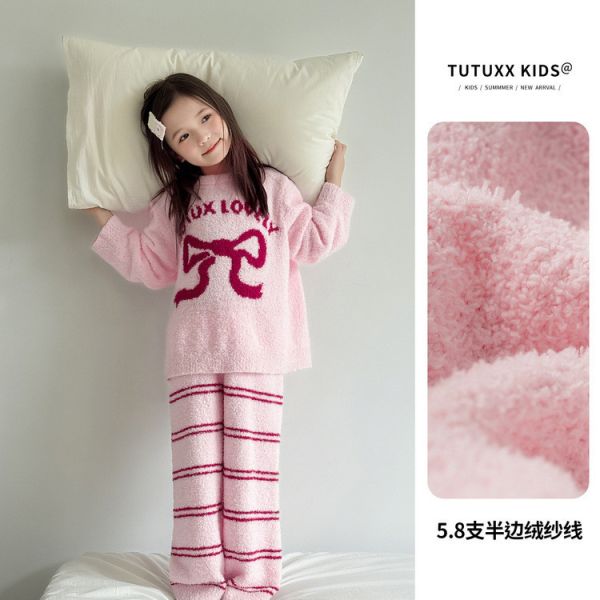 05110301┃秋冬〃U1215毛毛睡衣套裝┃100-170 兒童居家服, 柔糯絨毛套裝, 保暖睡衣, 秋冬家居服, 女童居家服, 親膚不刺癢, 100～170童裝, 居家穿搭, 可愛插畫童裝, 兒童睡衣推薦