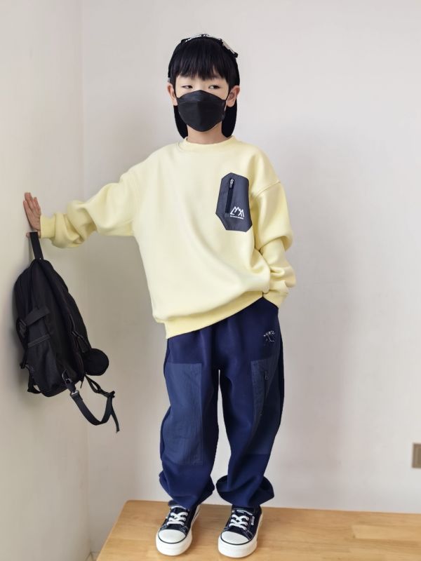 05112608｜CF冬〃CT668兩色拼色加絨工裝口袋T｜120-175 兒童衛衣
加絨上衣
奧粒絨
口袋衛衣
秋冬保暖
厚款衛衣
男童上衣
女童上衣
中性衛衣
韓系童裝
寬鬆版衛衣
學生衛衣
兒童長袖
親子裝上衣
戶外風上衣
撞色口袋衛衣