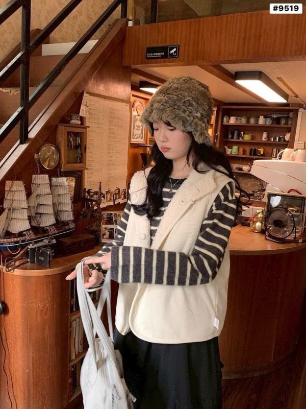 05112206｜秋冬〃9519雙面穿羊羔絨燈芯絨背心｜F 羊羔絨背心, 雙面穿背心, 燈芯絨背心, 保暖背心, 連帽背心, 女生背心, 秋冬背心, 雙材質背心, 米白背心, 深灰背心, 厚背心