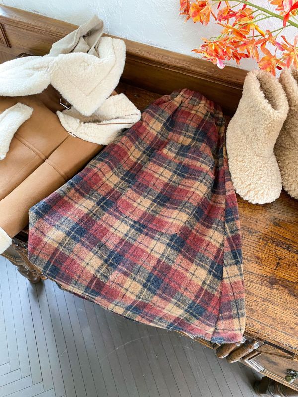 05111706｜TC家冬〃毛呢格子裙｜110-160 童裝格紋裙
女童長裙
毛呢裙
冬季長裙
厚款長裙
大童裙子
學院風裙子
女童冬裙
中長版裙
保暖長裙
110尺碼裙
120尺碼裙
130尺碼裙
140尺碼裙
150尺碼裙
160尺碼裙
格子毛呢裙
女孩冬季穿搭
童裝百搭裙
韓版童裝裙子