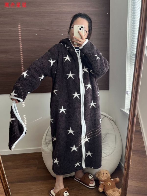 05111111┃秋冬〃十三色珊瑚絨拉鍊連帽睡袍┃13色 法蘭絨睡袍, 大人睡袍, 保暖睡衣, 冬季長袍, 大陸製睡袍, 居家服, 浴袍, 加厚法蘭絨, 連帽長袍, 可愛睡袍, 保暖長版睡衣, 法蘭絨浴袍, 冬季居家保暖衣, 拉鍊式睡袍, 情侶睡袍**