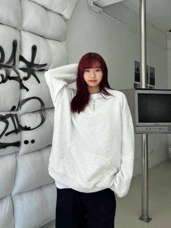 05110306┃秋冬〃5538半開襟寬版上衣┃F - 半開襟上衣
- 韓系針織衫
- 中性寬鬆上衣
- 情侶穿搭推薦
- F 尺寸上衣
- 黑白灰針織衫
- 秋冬上衣推薦
- 休閒風格穿搭
- 針織上衣搭配
- 男女同款上衣