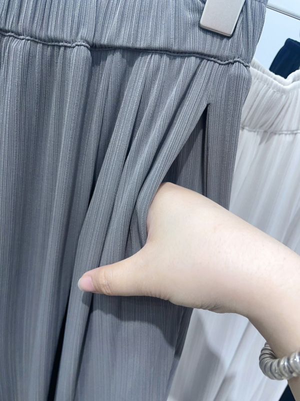 台┃夏〃93020涼感冰絲坑條抖抖褲┃F┃0425結單 