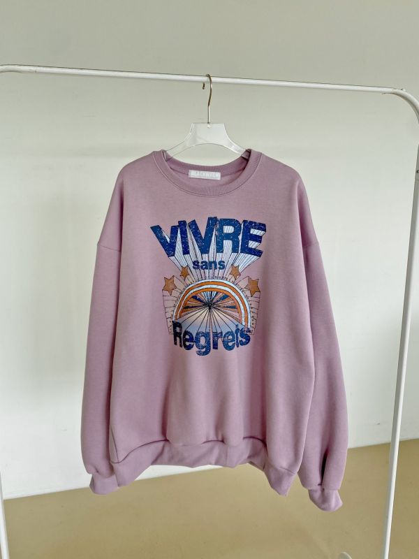 韓┃N9〃三色加絨VIVRE字母T┃F 韓系大學T, 女生加絨上衣, 法文字母衛衣, VIVRE SANS REGRETS, 寬鬆圓領T, 大陸製女裝, 韓系穿搭, 厚棉上衣, 女裝長袖T, 灰色大學T, 粉紫衛衣, 黑色上衣, 韓風上衣, 保暖衛衣, 秋冬上衣**