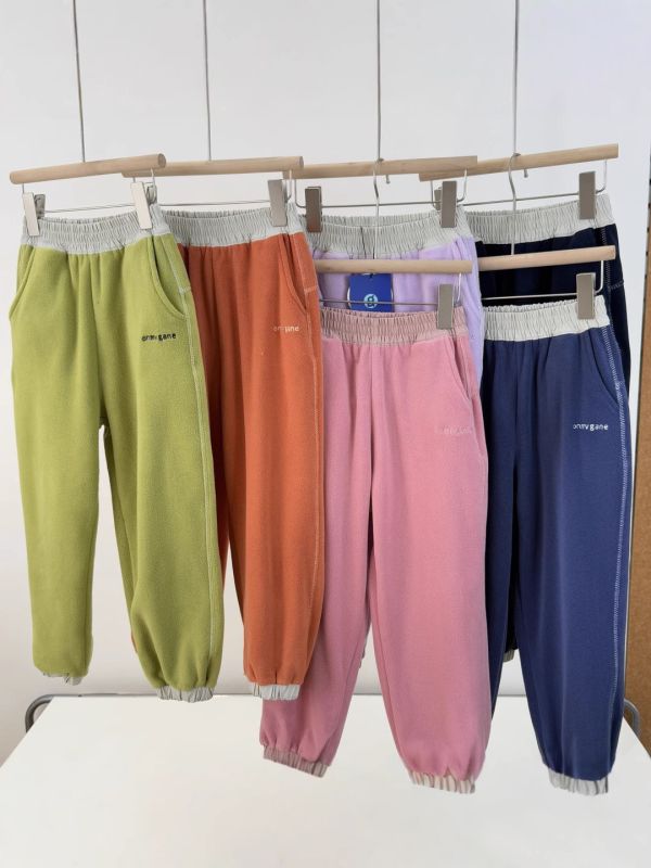 05111301┃CXN家秋冬〃10301六色澳粒絨拼接束口褲┃120-170 兒童長褲, 童裝長褲, 兒童加絨褲, 內刷毛長褲, 秋冬褲子, 男女童運動褲, 束口長褲, 加厚保暖褲, 童裝休閒褲, 120-170, 青少年長褲, 親子褲, 學生長褲, 保暖童褲, 冬季童裝