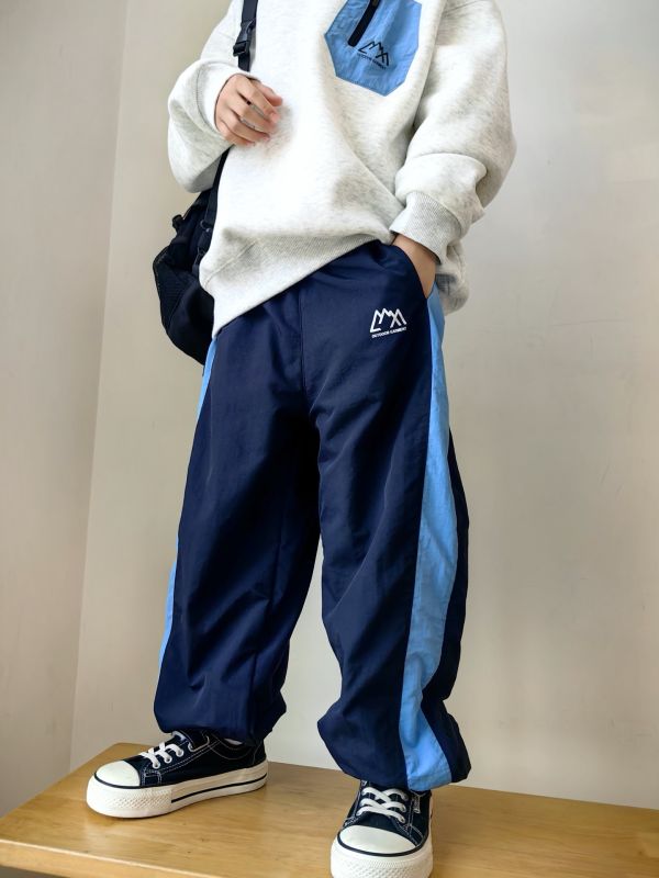 05112607｜CF冬〃CK122撞色加絨衝鋒褲｜120-175 撞色衝鋒褲
兒童衝鋒褲
防風長褲
男女童運動褲
秋冬運動褲
寬鬆休閒褲
120 130 140 150 160 170 175
男童褲
大童褲
戶外褲
拼接撞色褲
保暖褲