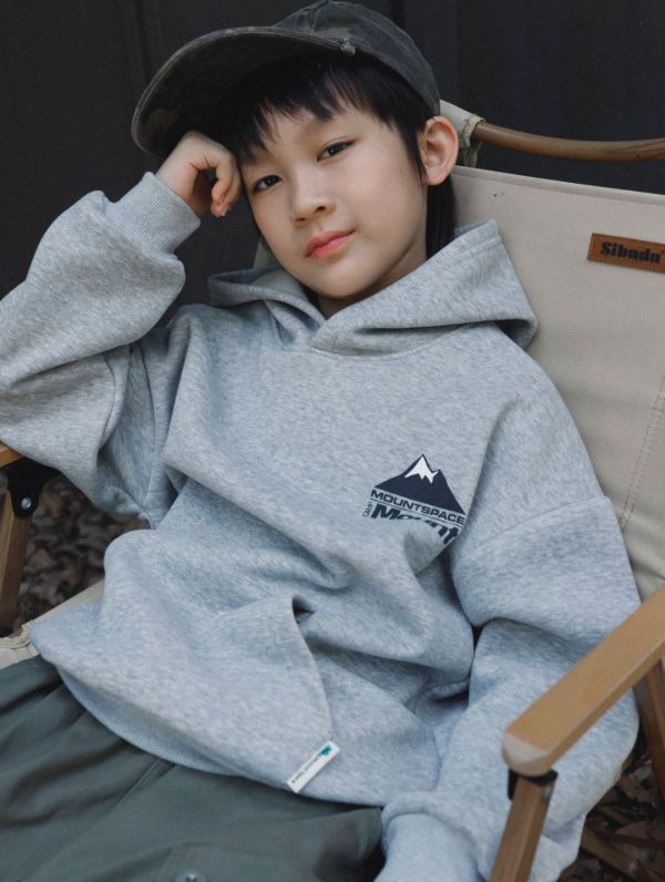 05110709┃猿寶家秋冬〃8084灰色山系薄絨連帽T┃110-170 童裝帽T、厚棉帽T、山系童裝、印花上衣、秋冬保暖、男童帽T、女童衛衣、韓版童裝、露營穿搭