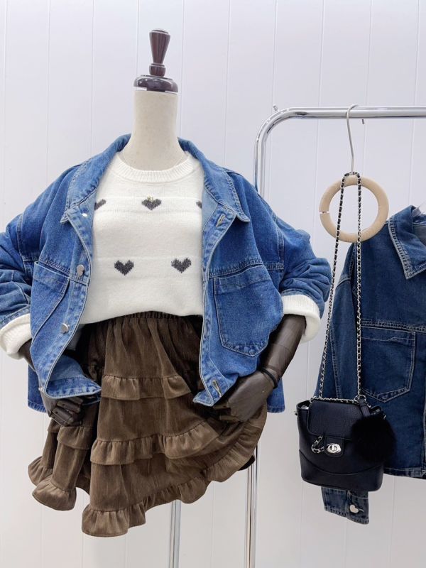 05111405┃秋冬〃9663愛心扣短版牛仔外套┃F 牛仔外套

水洗牛仔上衣

寬鬆牛仔外套

短版牛仔外套

愛心鈕釦外套

立體鈕釦牛仔

女生牛仔外套

休閒外搭

百搭外套

秋冬外套女

牛仔藍外套

復古藍牛仔