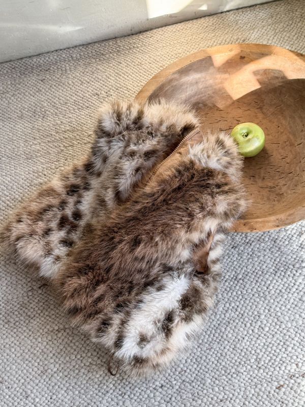 05120402｜小瑜家秋冬〃豹紋仿皮草背心｜90-150 女童背心, 豹紋童裝, 毛毛背心, 仿毛背心, 拉鍊背心, 秋冬童裝, 保暖背心, 日系童裝, 可愛童裝, 女童外搭