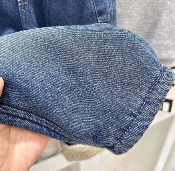 05111902｜KACA家冬〃11301兩色白標加絨牛仔褲 兒童牛仔褲
加絨牛仔褲
兒童加厚褲
羊羔絨褲
兒童保暖長褲
加絨保暖褲
男童牛仔褲
女童牛仔褲
厚款牛仔褲
內刷毛牛仔褲
冬季褲子
兒童寬鬆褲
加厚羊羔絨
暖褲 兒童
小孩牛仔褲
不挑身型褲
100 110 120 130 140 150
兒童秋冬褲
兒童百搭褲