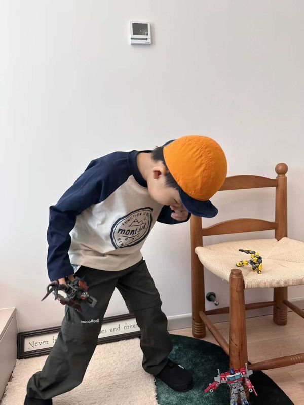 05111303┃秋冬〃撞色山系印花T┃90-150/M-L 兒童上衣, 童裝長袖, 拼色上衣, montbell 風, 戶外風童裝, 休閒童T, 90-150, 男童上衣, 女童上衣, 字母印花T, 秋冬童裝, 韓版童裝, Raglan袖, 棒球袖上衣