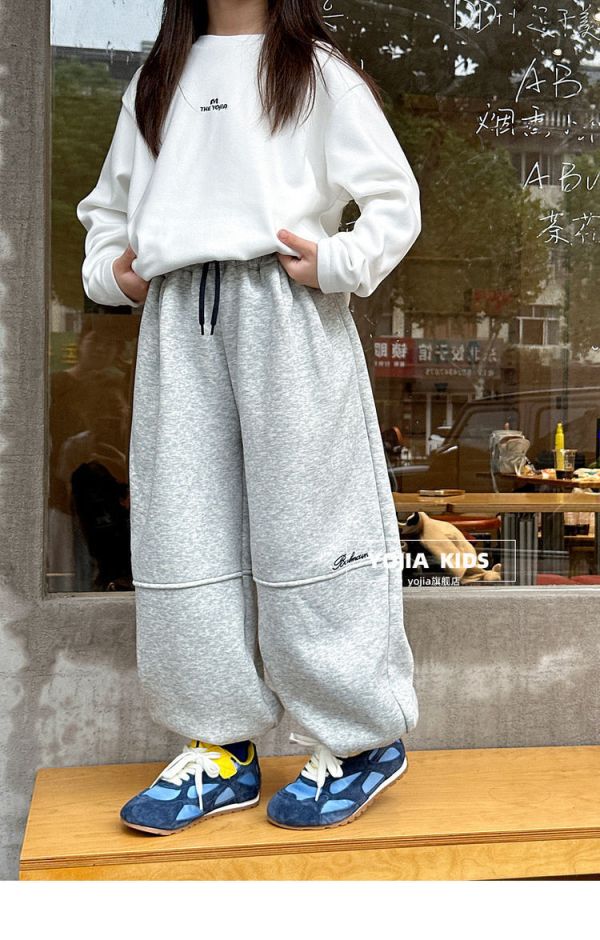 05111709｜YOJIA家冬〃K343四色加絨束腳運動褲｜110-170 兒童束腳褲
加絨束腳褲
奧利絨長褲
兒童保暖褲
冬季童裝褲子
加厚保暖褲
男女童運動褲
寬鬆長褲
韓版童裝褲子
110-160尺碼
兒童冬季下著
保暖縮口褲