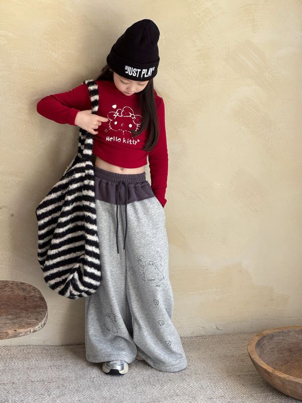 05120302｜小瑜家秋冬〃三色奧絨KT印花短版連帽T｜90-150 童帽T, 短版上衣, 加厚刷毛, 冬季童裝, 女童上衣, 保暖帽T, 可愛童裝, 秋冬上衣, 90-150童裝