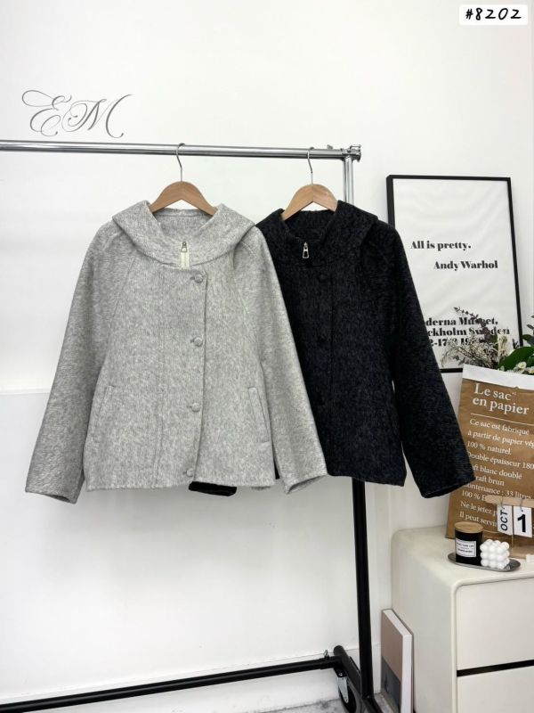 05121303｜秋冬〃8202兩色短版羊毛外套｜F 日系外套, 山系穿搭, 毛呢外套, 連帽外套, 秋冬外套, 寬鬆外套, 文青穿搭, 保暖外套, 灰色外套, 黑色外套