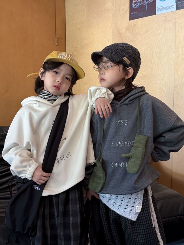 05112110｜HAHA家秋冬〃91658兩色加絨連帽T｜100-160 兒童加絨衛衣
童裝連帽上衣
加厚帽T
冬季保暖上衣
男童女童帽T
寬鬆版衛衣
印字帽T
韓版童裝