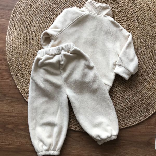 05111501┃兄妹家秋冬〃250676兩色搖粒絨立領半鈕扣套裝┃80-150 兒童搖粒絨套裝

雙面搖粒絨

兒童立領上衣

加厚童裝套裝

男童保暖套裝

女童冬季套裝

上衣褲子兩件組

80-150童裝

冬季保暖童裝

搖粒絨長袖套裝