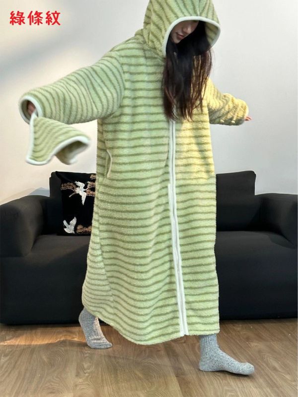 05111111┃秋冬〃十三色珊瑚絨拉鍊連帽睡袍┃13色 法蘭絨睡袍, 大人睡袍, 保暖睡衣, 冬季長袍, 大陸製睡袍, 居家服, 浴袍, 加厚法蘭絨, 連帽長袍, 可愛睡袍, 保暖長版睡衣, 法蘭絨浴袍, 冬季居家保暖衣, 拉鍊式睡袍, 情侶睡袍**