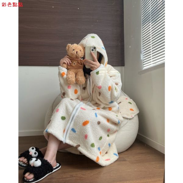 05111111┃秋冬〃十三色珊瑚絨拉鍊連帽睡袍┃13色 法蘭絨睡袍, 大人睡袍, 保暖睡衣, 冬季長袍, 大陸製睡袍, 居家服, 浴袍, 加厚法蘭絨, 連帽長袍, 可愛睡袍, 保暖長版睡衣, 法蘭絨浴袍, 冬季居家保暖衣, 拉鍊式睡袍, 情侶睡袍**