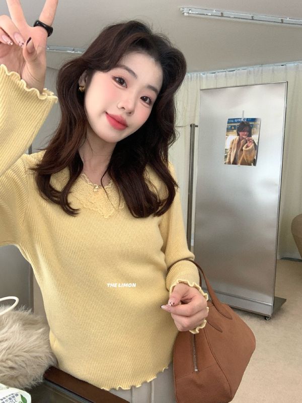 05120702｜LEMON〃6891氣質蕾絲V領軟糯顯瘦針織上衣｜F 蕾絲針織, V領針織, 韓系上衣, 女生針織衫, 修身上衣, 顯瘦穿搭, 長袖上衣, 百搭上衣, 內搭上衣, 秋冬針織