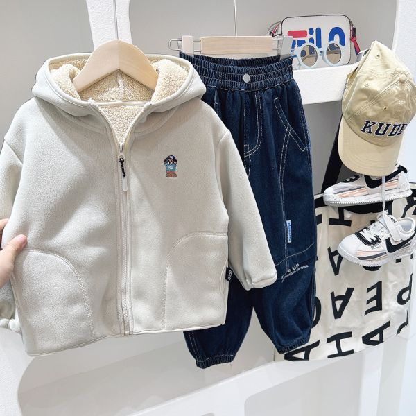 05111901｜KACA家冬〃70301三色小熊刺繡加絨連帽外套｜100-150 加厚外套
羊羔絨外套
兒童外套
連帽外套
秋冬外套
保暖外套
男童外套
女童外套
刷毛外套
鋪棉外套
幼童外套
小朋友外套100-150