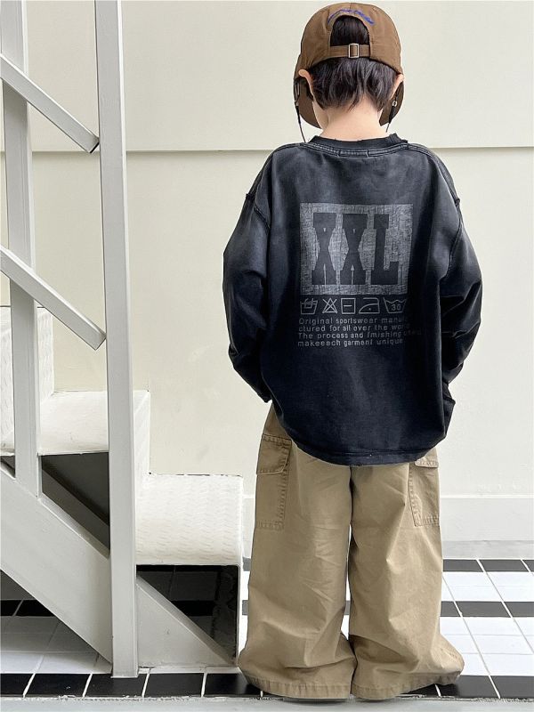 05110202┃SN〃8383水洗黑XXL字母T┃100-160 歐美風童裝, 刷舊長袖, 字母印花上衣, 寬版落肩, 秋冬童裝, 潮童穿搭, 特色印花, 100～160童裝, 復古感上衣, 棉質長袖