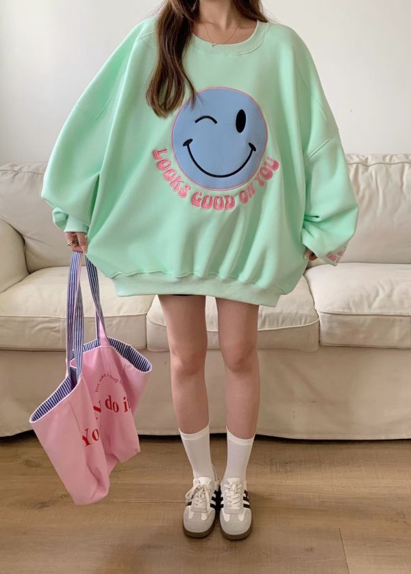 05113004｜秋冬〃3186袖口繡字大圓臉上衣｜F 笑臉衛衣
刷毛大學T
寬鬆顯瘦
秋冬女裝
百搭上衣
印花衛衣
素色衛衣
保暖上衣
韓版衛衣
休閒穿搭