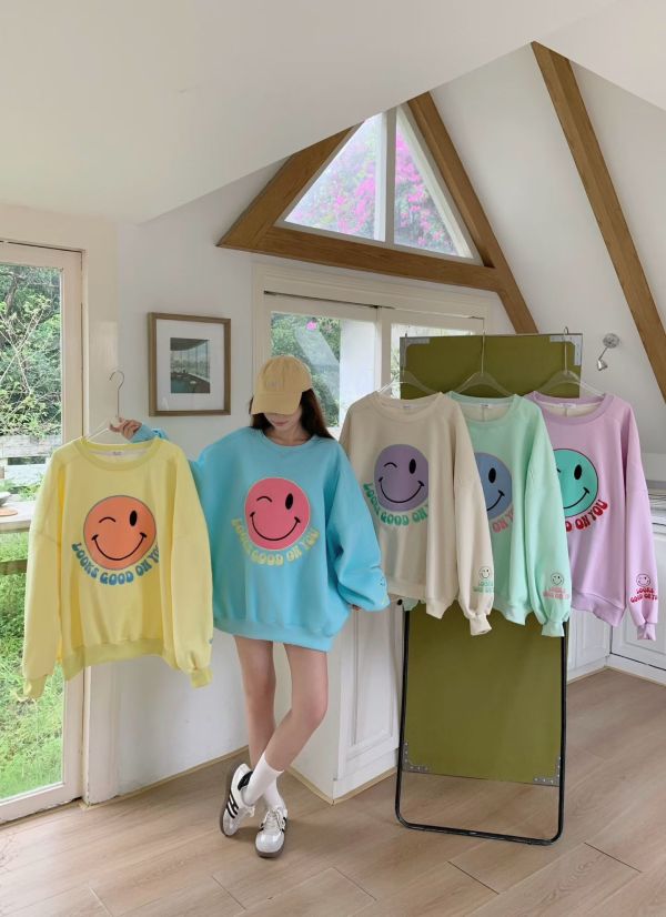 05113004｜秋冬〃3186袖口繡字大圓臉上衣｜F 笑臉衛衣
刷毛大學T
寬鬆顯瘦
秋冬女裝
百搭上衣
印花衛衣
素色衛衣
保暖上衣
韓版衛衣
休閒穿搭