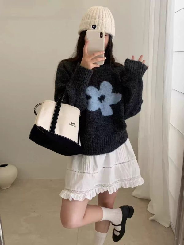 05121307｜秋冬〃8936可愛小花針織衫｜F 花朵針織毛衣
韓系針織上衣
立體花朵毛衣
寬鬆顯瘦毛衣
秋冬針織
長袖毛衣
可愛針織上衣
日常百搭毛衣
韓版毛衣
秋冬上衣