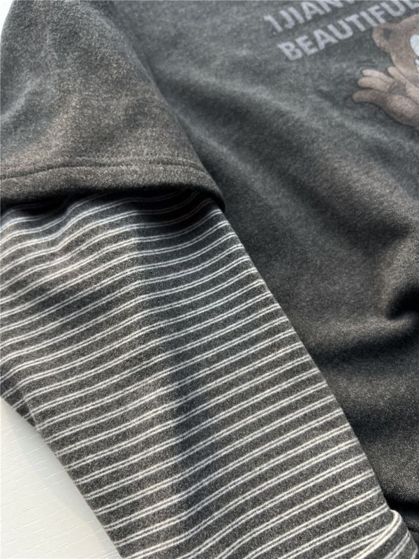 05110205┃SN〃8551假兩件加絨熊印花T┃100-160 插畫童裝, 熊熊刷毛上衣, 雙層保暖上衣, 秋冬童裝, 寬版落肩, 棉質刷毛, 特色插畫, 童裝衛衣, 100～160童裝, 居家休閒童裝