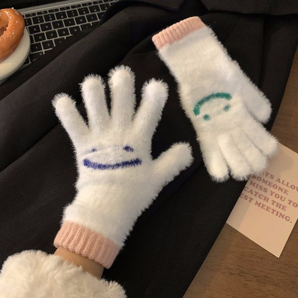 05111106┃冬〃六色仿貂毛笑臉手套┃F 笑臉手套, 毛毛手套, 可愛保暖手套, 露指手套, 韓系穿搭, 冬季配件, 大陸製女裝, 女生毛絨手套, 可滑手機手套, 絨毛保暖手套, 韓風可愛配件, 毛茸茸手套, 冬天必備手套, 溫暖手套, 可愛笑臉毛手套**