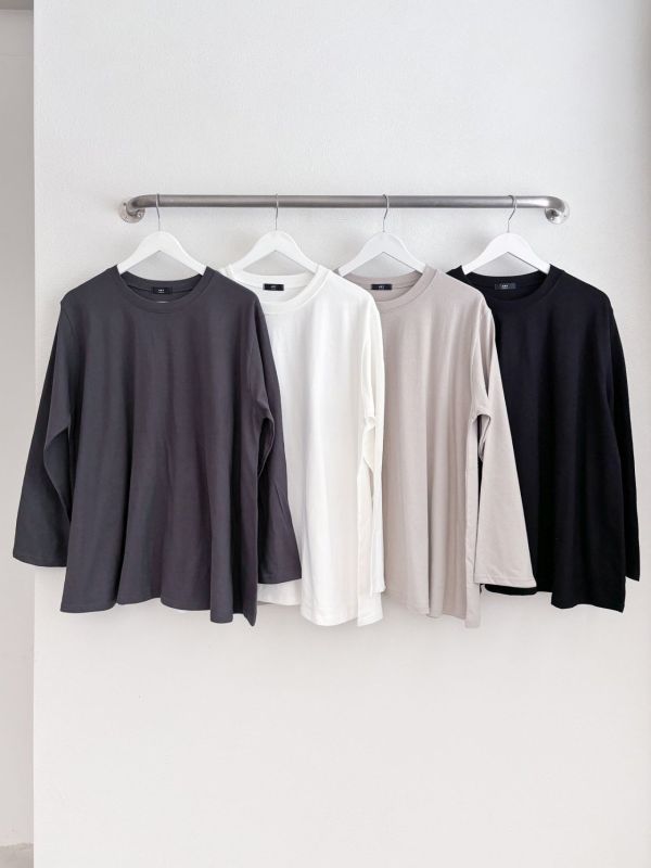 韓┃AMI〃四色純色素T┃F 素色長袖, 棉質打底上衣, 圓領長袖, 修身長袖, 基本款上衣, 秋冬打底, 女生休閒穿搭, 彈性棉質, 居家上衣, 百搭長袖