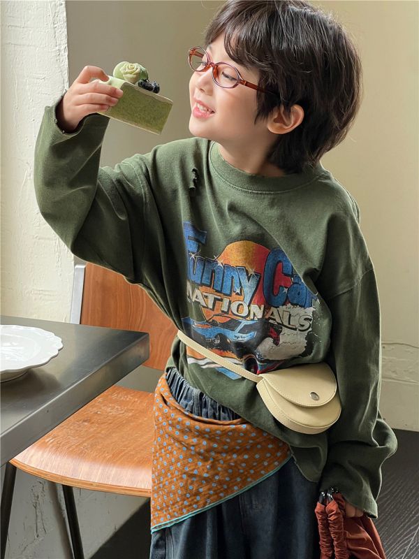 05110201┃SN〃8337兩色賽車印花T┃100-160 兒童衛衣, 復古印花上衣, 美式賽車風, 破壞風衛衣, 寬版落肩, 秋冬上衣, 男童女童休閒穿搭, 圓領長袖, 100～160童裝, 街頭風童裝