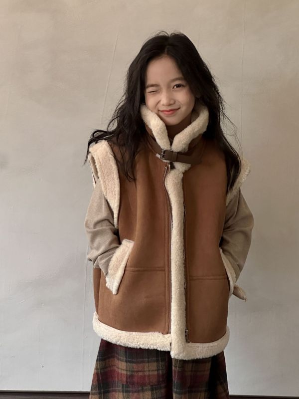 05111703｜TC家冬〃羊羔毛復古背心｜110-160 童裝背心
兒童背心
羊羔毛背心
保暖背心
加厚背心
女孩背心
男童背心
韓版背心
冬季背心
加絨背心
毛毛背心
仿皮毛一體
兒童外套
中大童背心
110-160童裝