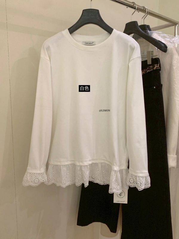 05112201｜LEMON〃9369磨毛圓領蕾絲拼接長袖T｜F 白色上衣, 蕾絲上衣, 鏤空蕾絲, 蕾絲下擺, 長袖上衣, 氣質女裝, 韓系上衣, 通勤上衣, 百搭上衣, 圓領上衣, 內搭外穿
