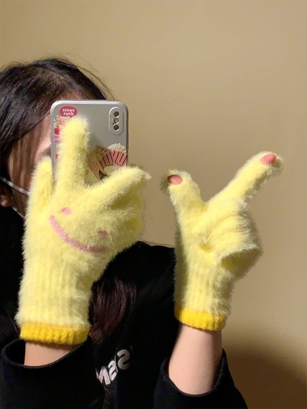 05111106┃冬〃六色仿貂毛笑臉手套┃F 笑臉手套, 毛毛手套, 可愛保暖手套, 露指手套, 韓系穿搭, 冬季配件, 大陸製女裝, 女生毛絨手套, 可滑手機手套, 絨毛保暖手套, 韓風可愛配件, 毛茸茸手套, 冬天必備手套, 溫暖手套, 可愛笑臉毛手套**