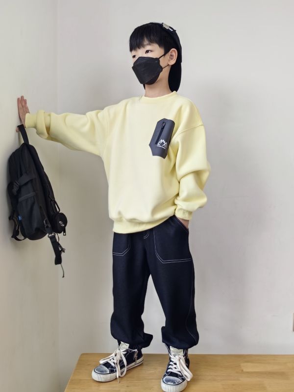 05112608｜CF冬〃CT668兩色拼色加絨工裝口袋T｜120-175 兒童衛衣
加絨上衣
奧粒絨
口袋衛衣
秋冬保暖
厚款衛衣
男童上衣
女童上衣
中性衛衣
韓系童裝
寬鬆版衛衣
學生衛衣
兒童長袖
親子裝上衣
戶外風上衣
撞色口袋衛衣