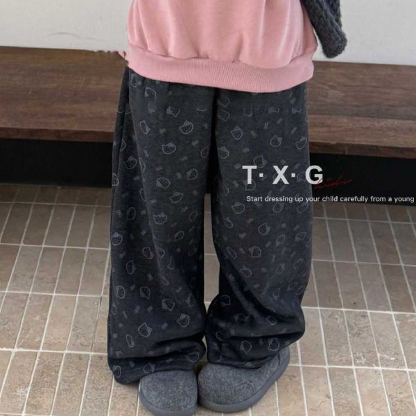 05121109｜TXG家秋冬〃2302深灰加絨滿印KT印花褲｜110-170 女童長褲
女童休閒褲
小熊印花褲
女童家居褲
女童加厚褲
秋冬保暖長褲
童裝寬鬆褲
TXG 女童褲
韓版女童長褲
女童直筒褲