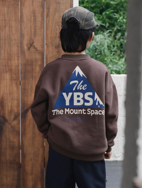 05121210｜猿寶秋冬〃8086三色背後山系字母印花加絨T｜110-170 中大童衛衣, 童裝加絨上衣, 秋冬童裝, 刷毛衛衣, 山系童裝, 戶外風童裝, 男童上衣, 女童上衣, YBS印花, 保暖童裝, 中大童上衣, The Mount Space風格