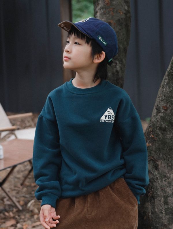 05121210｜猿寶秋冬〃8086三色背後山系字母印花加絨T｜110-170 中大童衛衣, 童裝加絨上衣, 秋冬童裝, 刷毛衛衣, 山系童裝, 戶外風童裝, 男童上衣, 女童上衣, YBS印花, 保暖童裝, 中大童上衣, The Mount Space風格