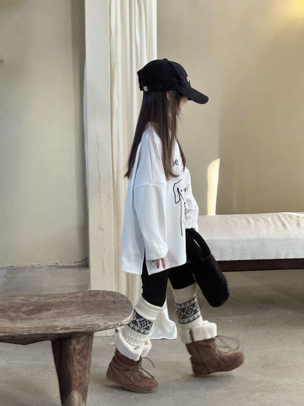 05120306｜小瑜家秋冬〃兩色小狗印花長版T｜90-150 女童上衣, 狗狗童裝, 印花童T, 長袖T恤, 秋冬童裝, 黑白童裝, 休閒童裝, 可愛上衣, 日系童裝, 童裝長袖