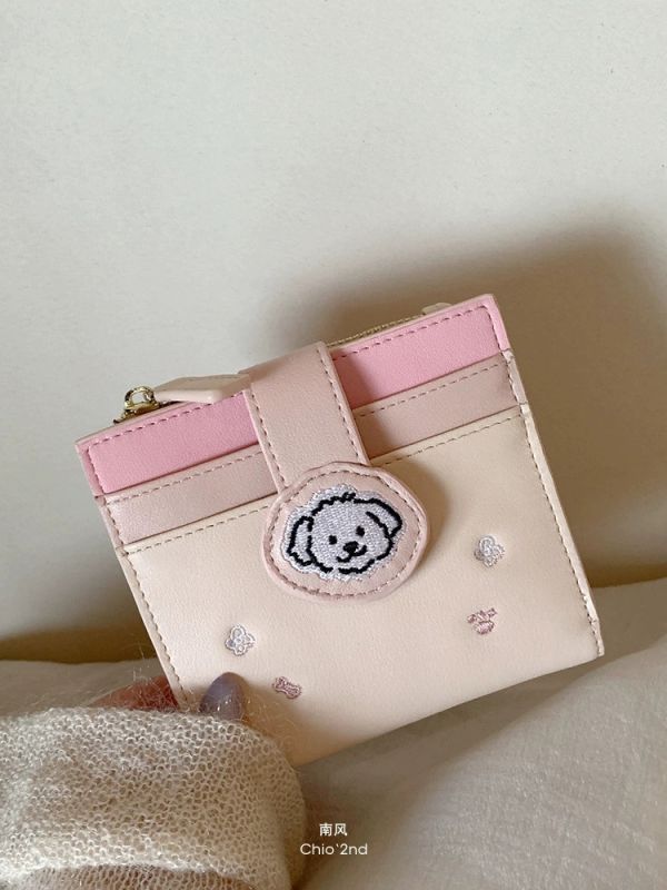 《Chio2nd》粉嫩真皮刺繡麵包小狗多隔層卡包 短夾 