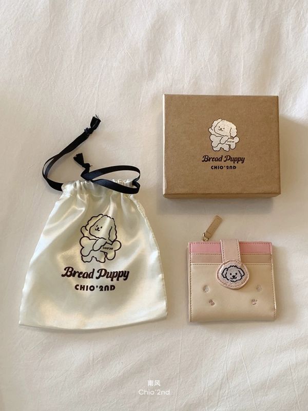《Chio2nd》粉嫩真皮刺繡麵包小狗多隔層卡包 短夾 